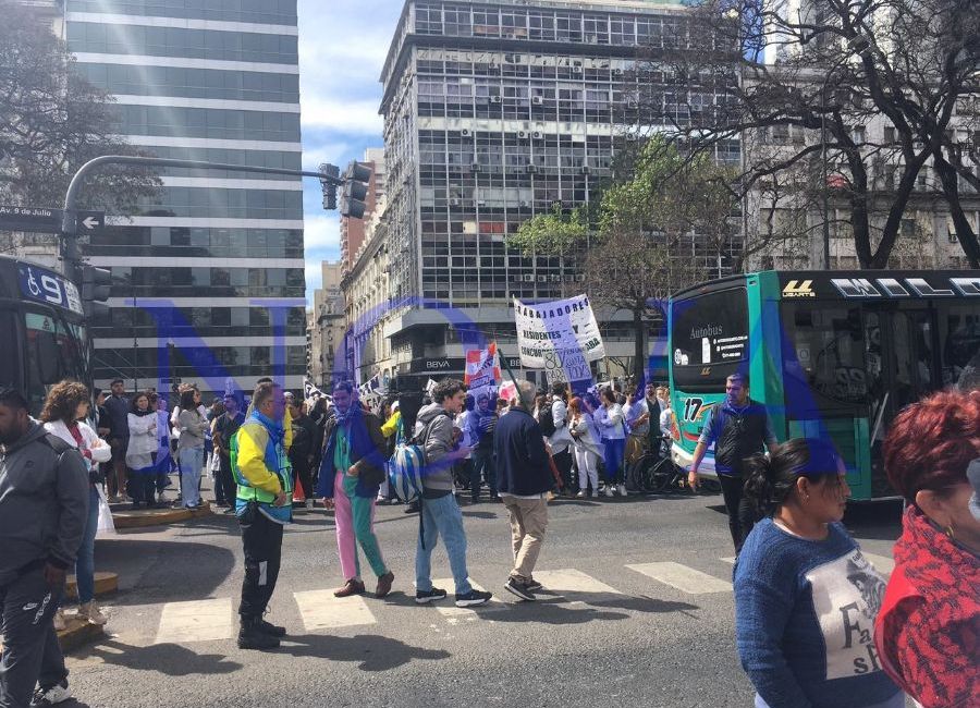 Los reclamos apuntan al aumento de los salarios. (Foto: NOVA)